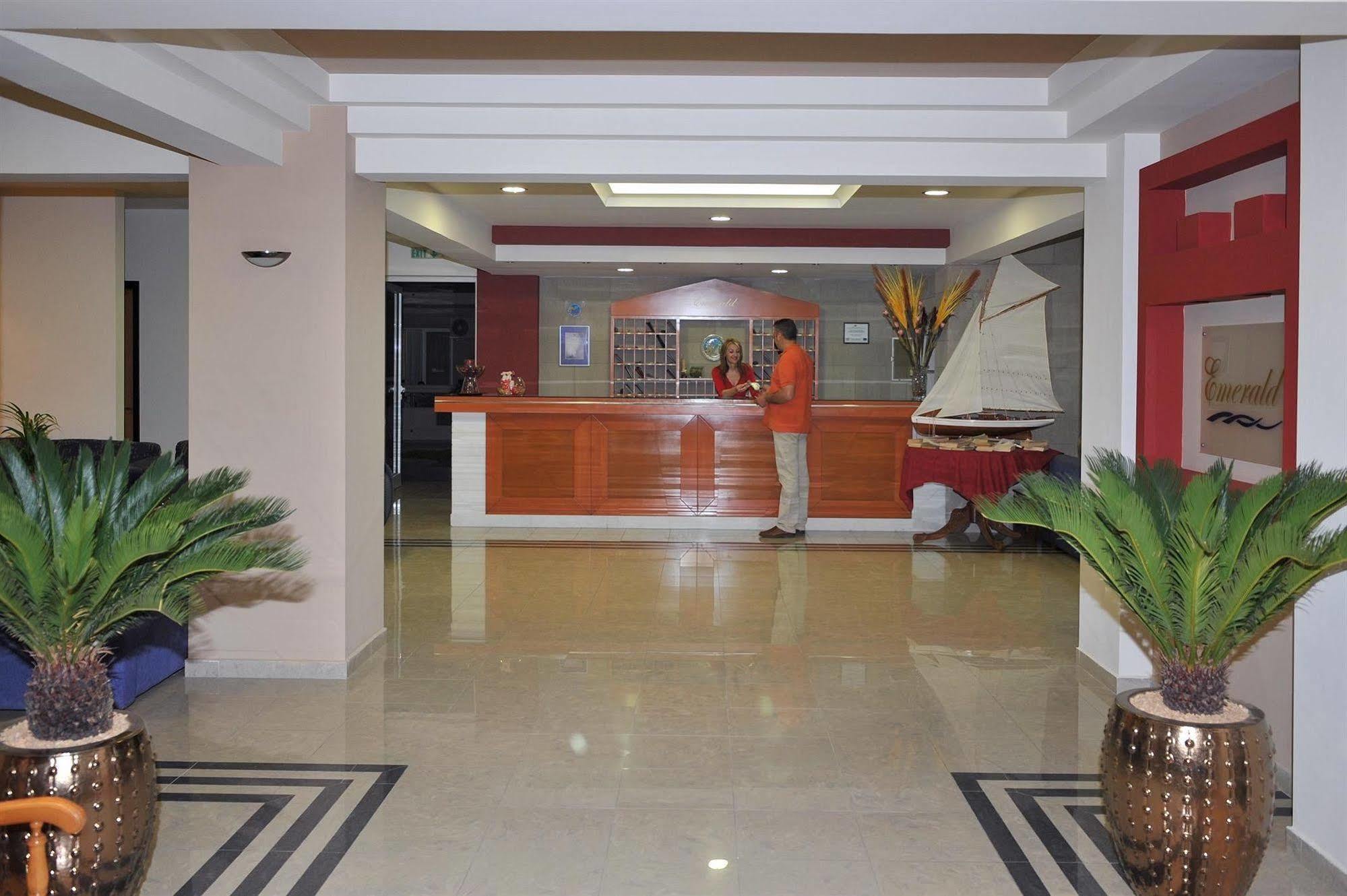 Emerald Hotel Kremasztí Kültér fotó